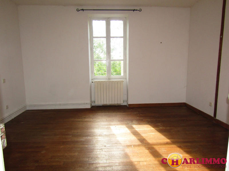 Maison traditionnelle - 270 m² - 6 pièces