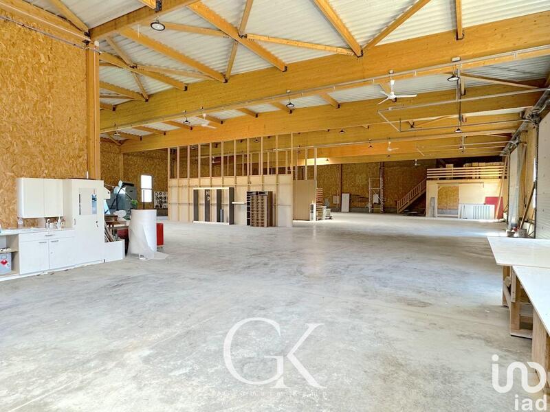 Local commercial - 1 177 m²