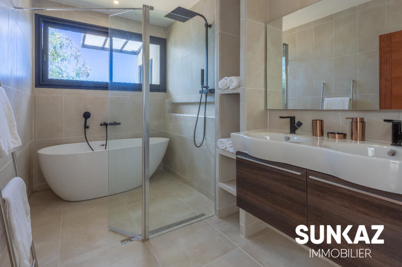 Maison - 127 m² - 5 pièces