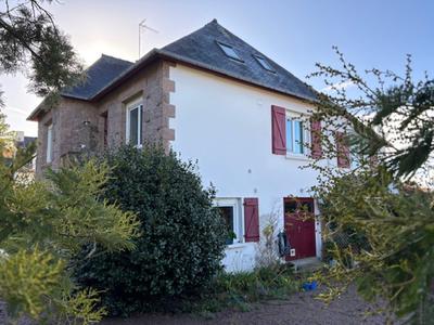 Maison - 206 m² - 7 pièces