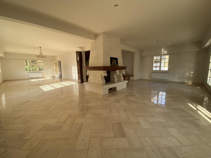 Maison - 270 m² - 7 pièces