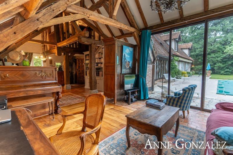 Propriété - 295 m² - 9 pièces