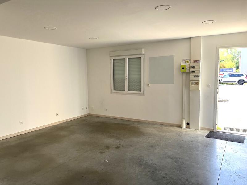 Local d'activité / Entrepôt - 170 m²