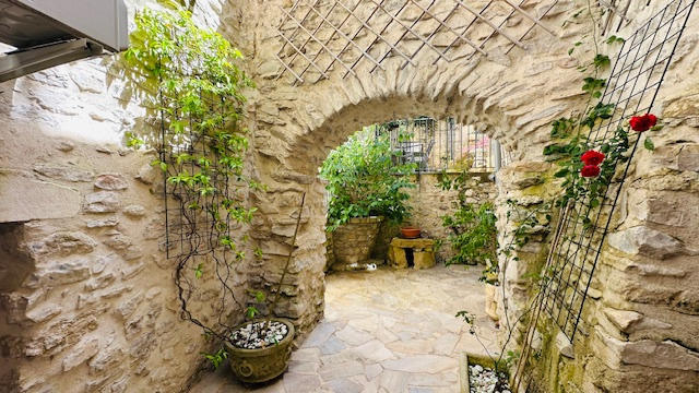 Maison - 180 m² - 9 pièces