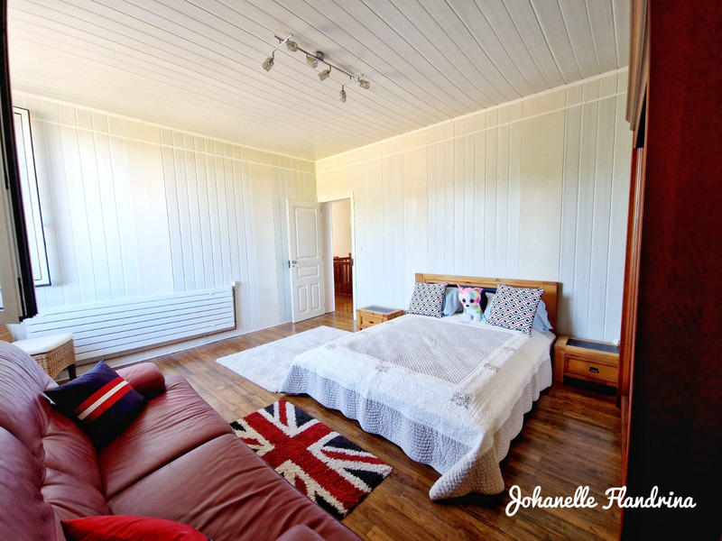 Maison - 420 m² - 8 pièces