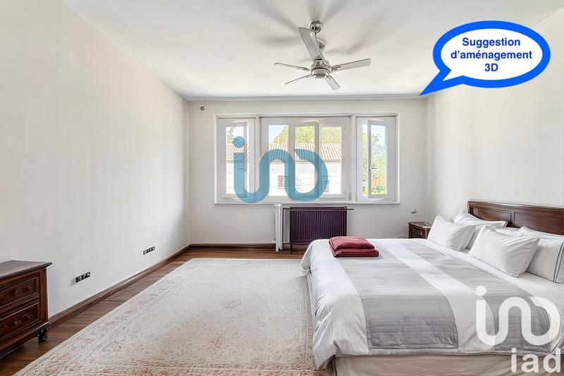 Maison - 220 m² - 8 pièces