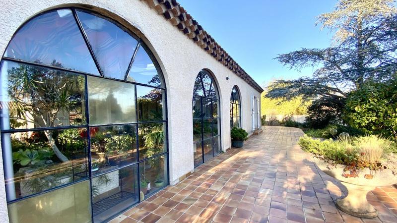 Villa - 236 m² - 8 pièces