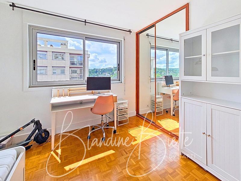 Appartement - 89 m² - 5 pièces