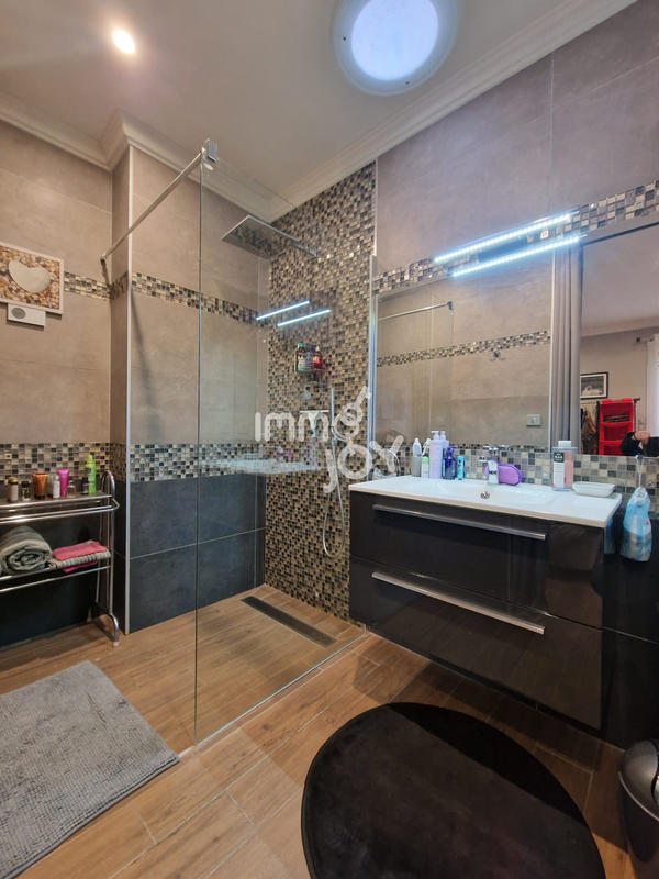 Villa - 268 m² - 7 pièces