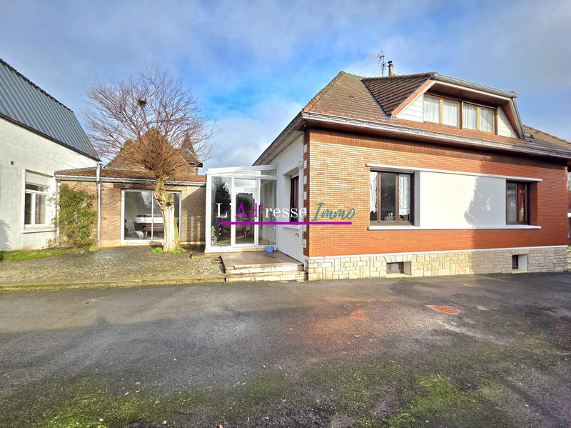 Maison - 221 m² - 10 pièces