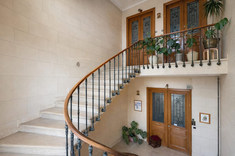 Appartement - 145 m² - 6 pièces