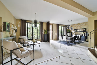 Villa - 253 m² - 8 pièces