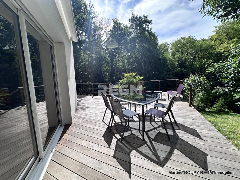 Propriété - 200 m² - 8 pièces