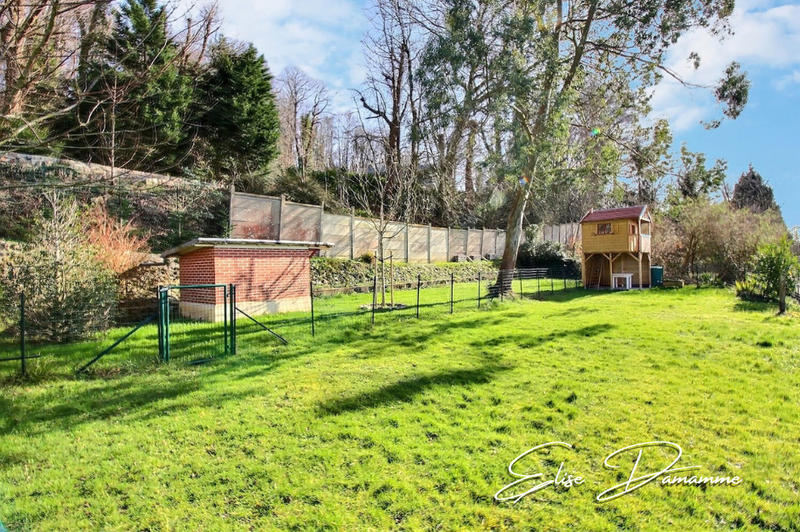 Maison - 241 m² - 8 pièces