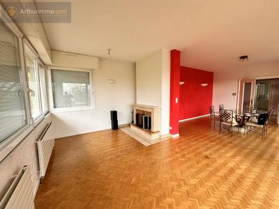 Maison - 240 m² - 6 pièces