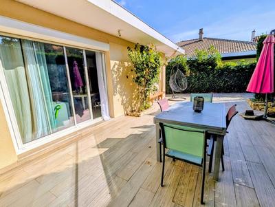 Maison - 98 m² - 4 pièces