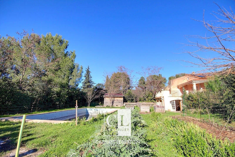 Villa - 295 m² - 5 pièces