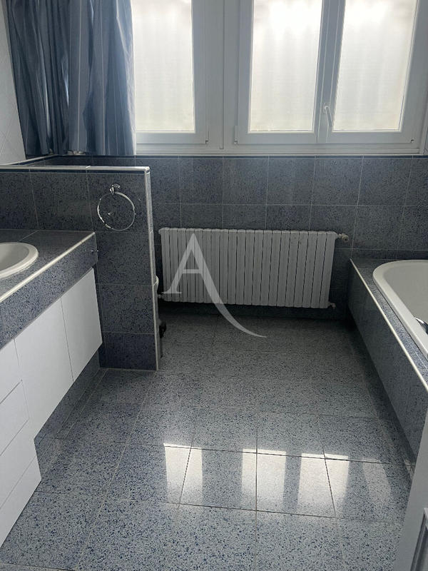 Maison - 173 m² - 6 pièces