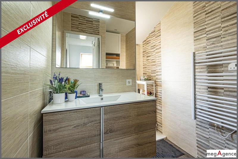 Maison - 161 m² - 9 pièces