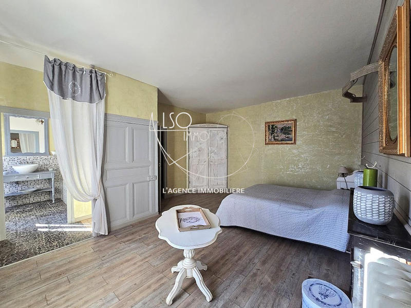 Maison ancienne - 204 m² - 7 pièces