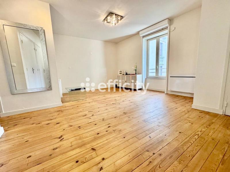 Immeuble - 413 m² - 16 pièces