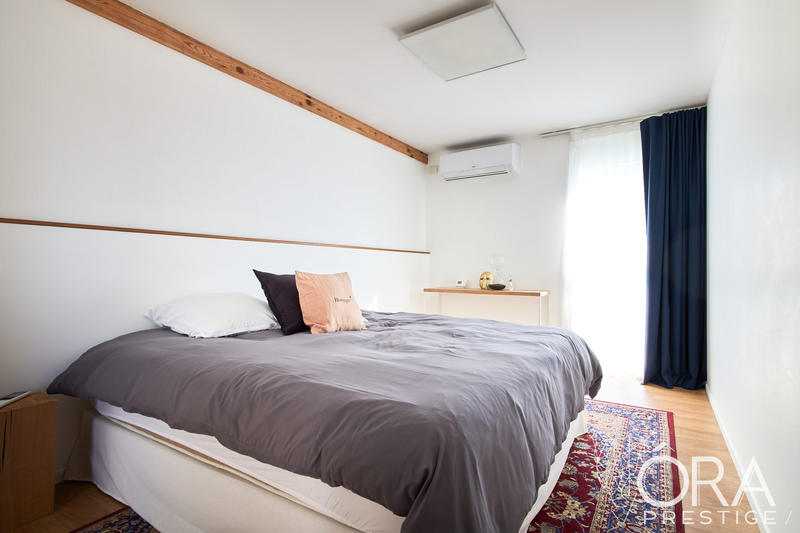 Maison contemporaine - 208 m² - 8 pièces