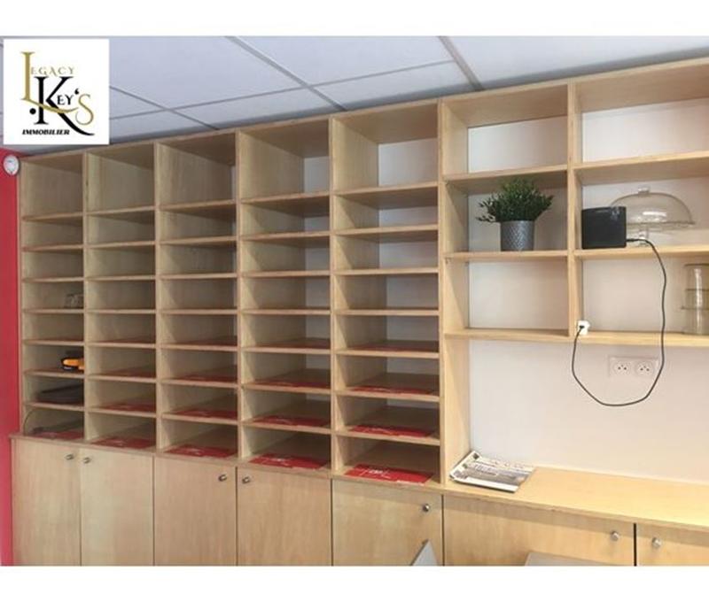 Local commercial - 250 m² - 15 pièces