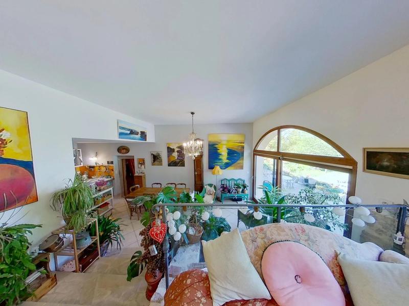 Maison traditionnelle - 248 m² - 7 pièces