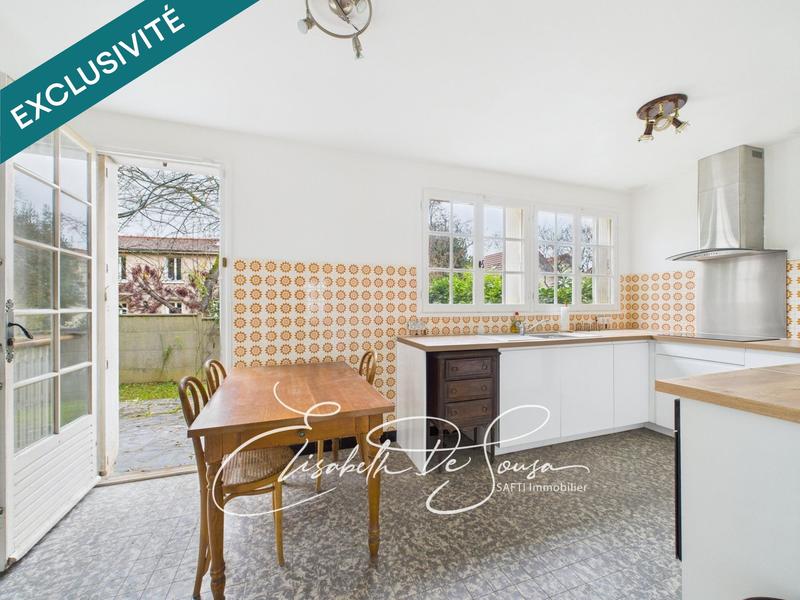 Maison - 233 m² - 6 pièces