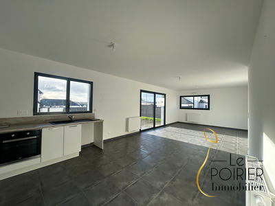 Maison - 93 m² - 4 pièces