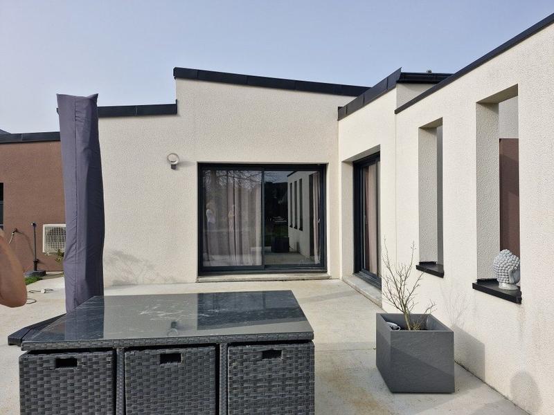 Maison contemporaine - 107 m² - 8 pièces