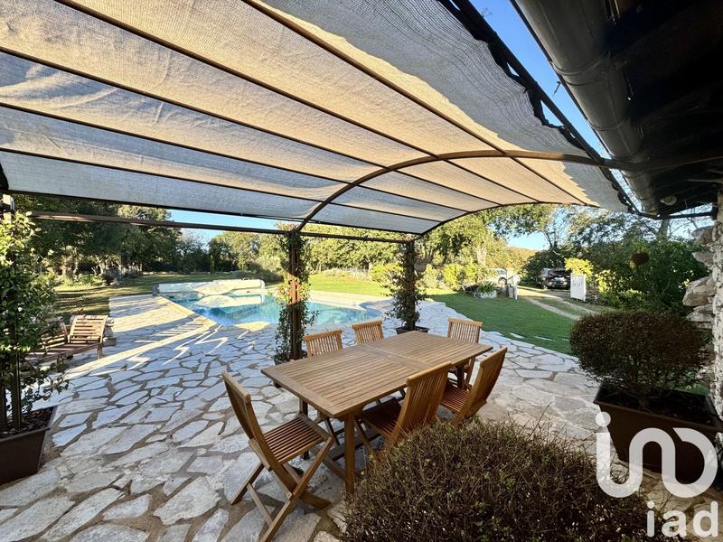 Maison - 350 m² - 7 pièces