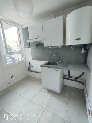 Appartement - 80 m² - 4 pièces