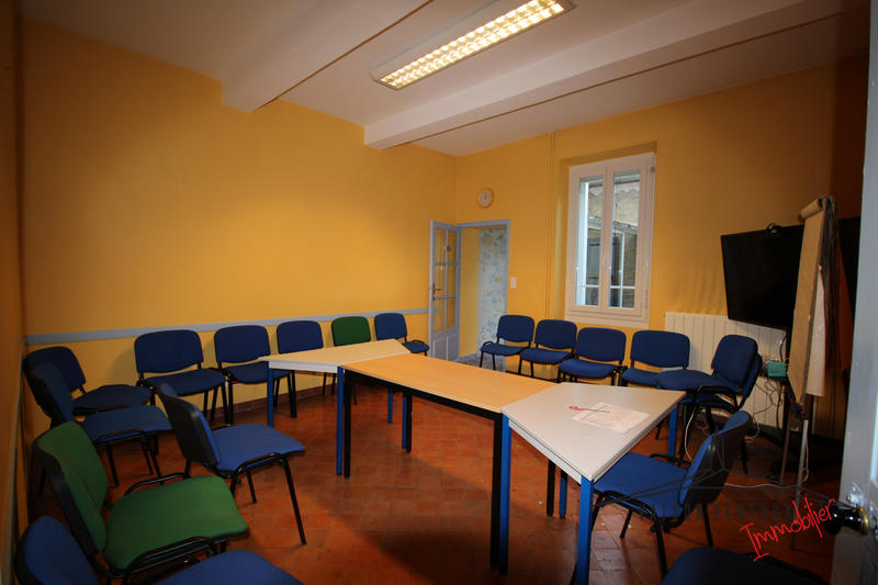 Bureau - 250 m² - 9 pièces