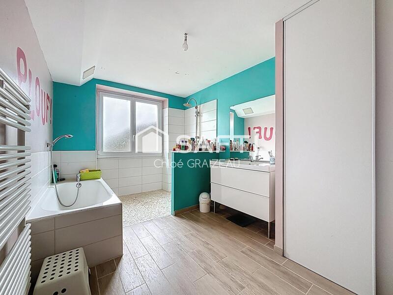 Maison - 181 m² - 7 pièces