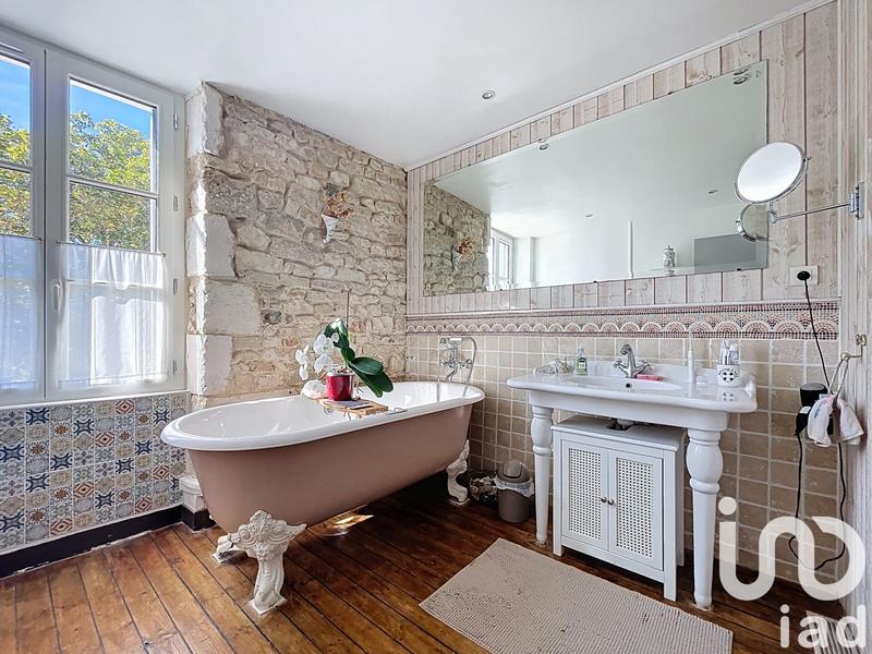 Maison - 214 m² - 7 pièces