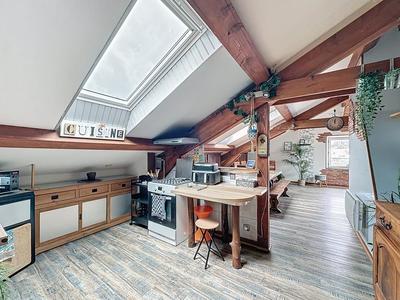 Appartement - 100 m² - 4 pièces