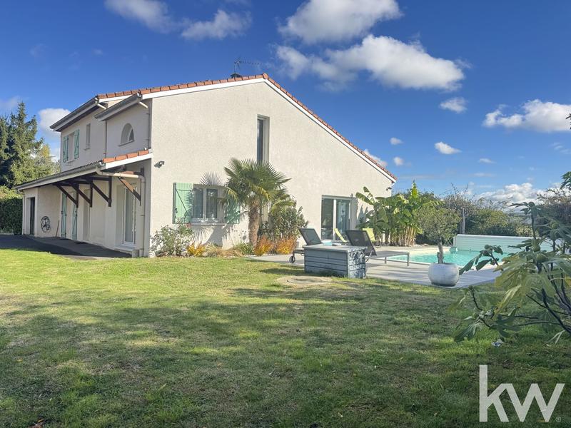 Maison - 157 m² - 8 pièces