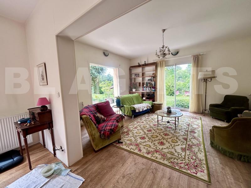 Maison traditionnelle - 165 m² - 7 pièces