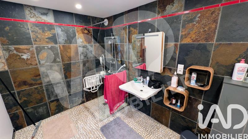 Maison - 345 m² - 11 pièces