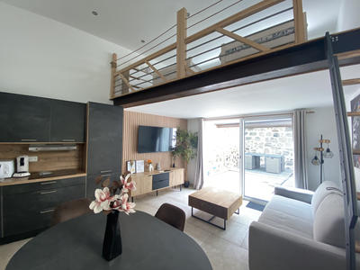 Immeuble - 147 m² - 7 pièces