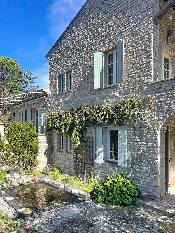 Villa - 211 m² - 6 pièces