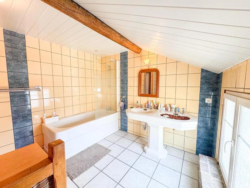 Maison - 271 m² - 7 pièces