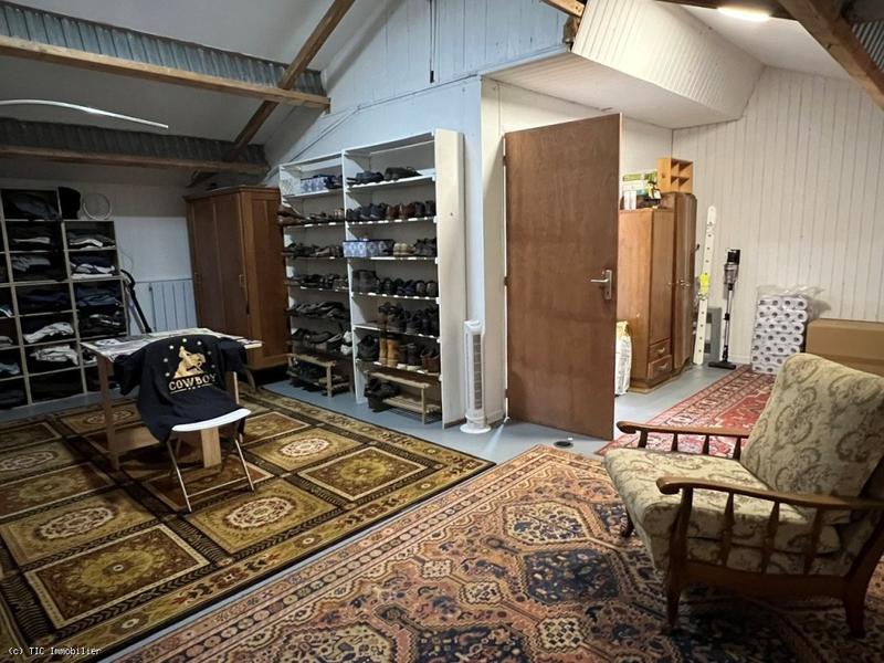 Maison - 218 m² - 7 pièces