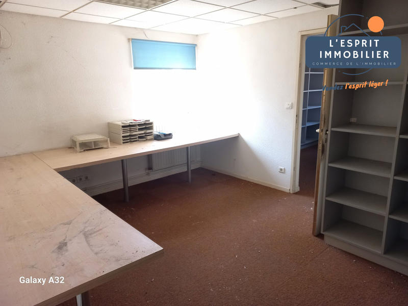 Bureau - 246 m² - 16 pièces