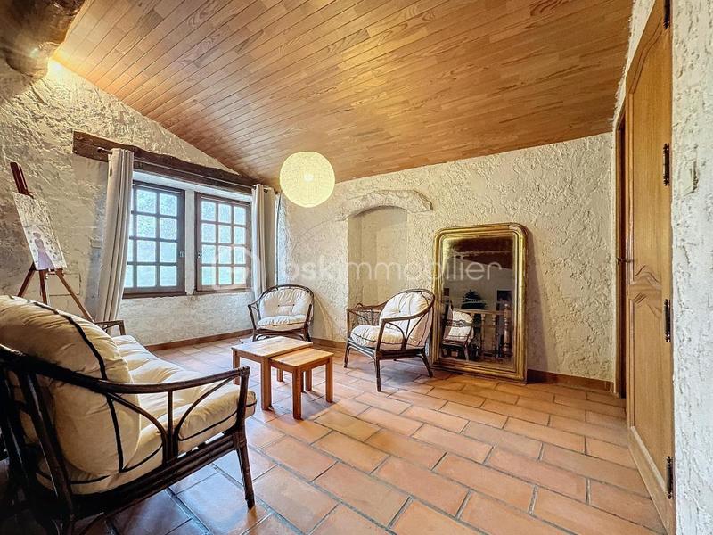 Maison en pierre - 256 m² - 9 pièces