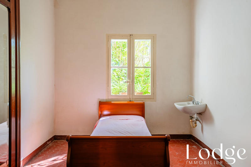 Maison - 220 m² - 10 pièces