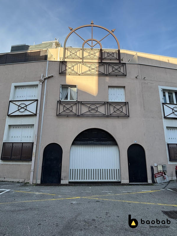 Parking / Garage - 14 m²