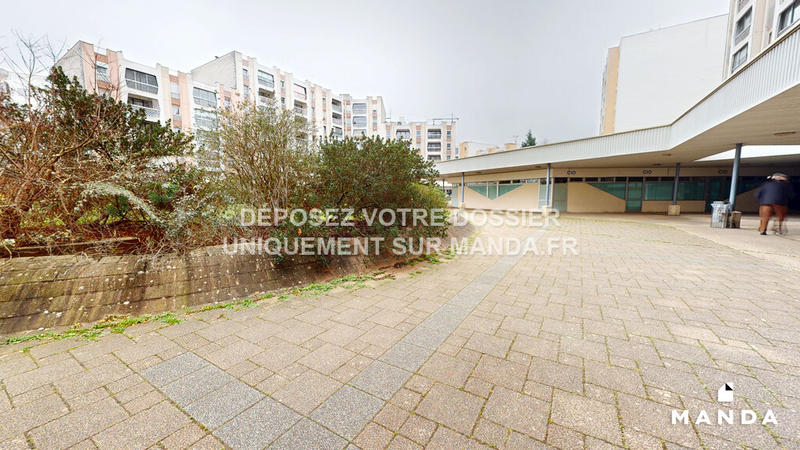 Chambre - 10 m² - 5 pièces