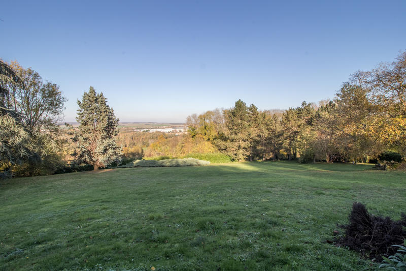 Propriété - 293 m² - 5 pièces